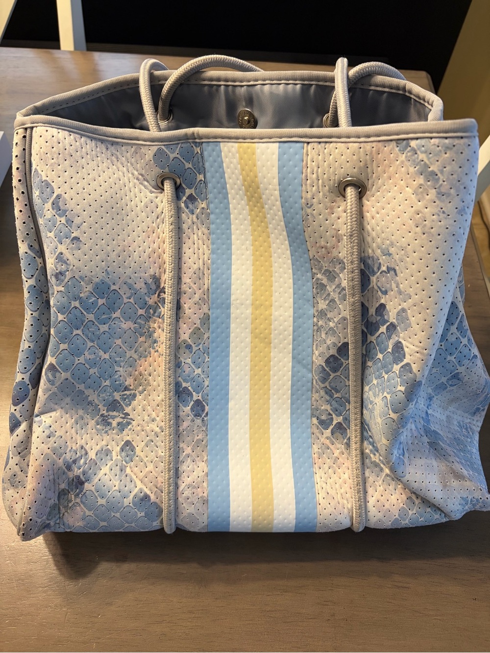 Prenelove Pastel Blue and Cream Striped Neoprene Tote